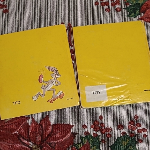 A GOLDEN BOOK BUNDLE- BUGS BUNNY CALLING; DAFFY DUCK Space Creature, Vintage - Picture 7 of 9